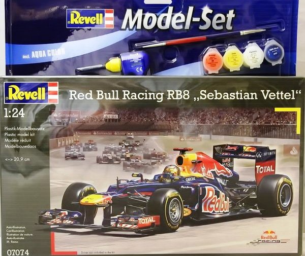 67074 Revell Подарочный набор Гоночный автомобиль формула 1 Red Bull Racing RB8 (Феттель) Масштаб 1/