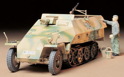 Сборная модель 35147 Tamiya Полугусеничный БТР Sd.kfz.251/9 Ausf.D KANONENWAGEN с короткоствольной пушкой KwK37L/24 