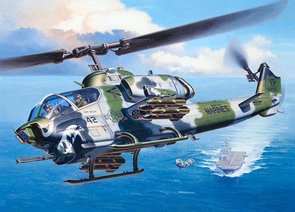 Сборная модель 04943 Revell Американский ударный вертолет Bell AH-1W SuperCobra 