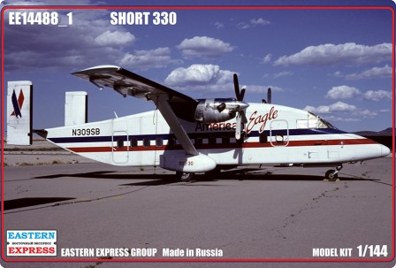 Сборная модель 14488(1) Восточный Экспресс Ближнемагистральный самолет Short 330 (American Eagle) 