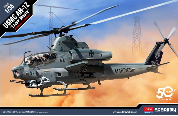 12127 Academy Вертолет USMC AH-1 Z Viper "Shark Mouth" 1/35
