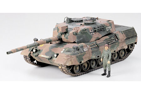  Сборная модель 35112 Tamiya Западно-германский танк LEOPARD А4 (1 фигура) 
