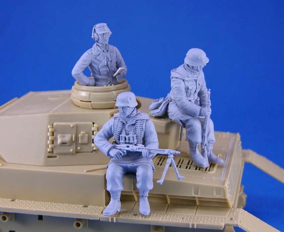 LF0116 Legend Productions WWII German Tank Crew and Riders set 1/35