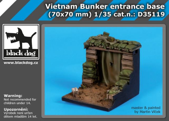 D35119 Black Dog Диорама Vietnam Bunker entrance base (70x70 mm) 1/35