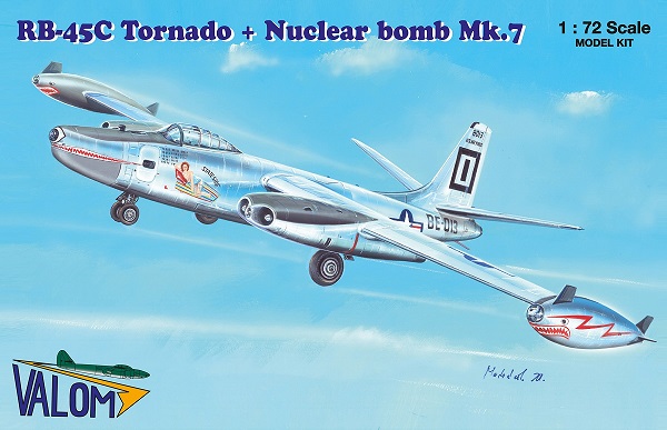 Сборная модель 72122 Valom Самолет N.A. RB-45C Tornado + Mark 7 nuclear bomb 