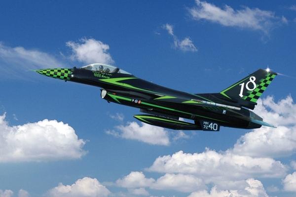 Сборная модель 1337 Italeri Самолет F-16 ADF/AM "Special Colors"  