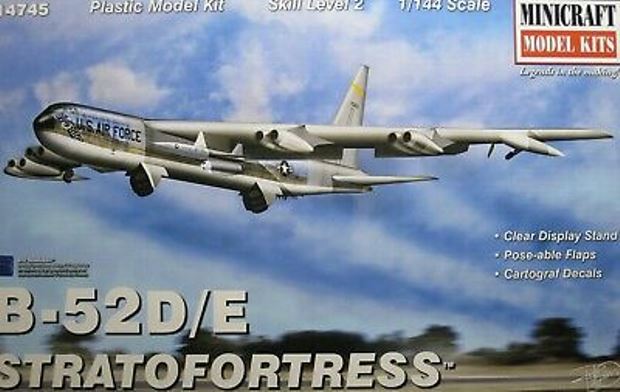 14745 MINICRAFT Бомбардировщик B-52D/E SAC 1/144