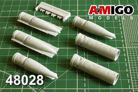 AMG48028 Amigo Models Подвесной топливный бак ПТБ-800 Су-17М, Су-25 1/48