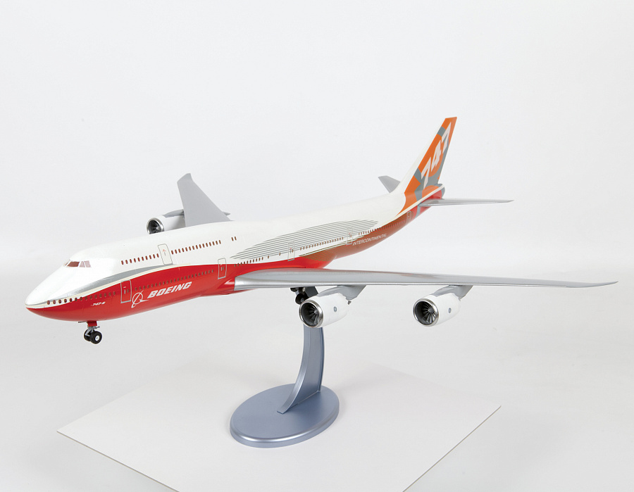 Сборная модель 7010 Звезда Пассажирский авиалайнер Боинг 747-8 