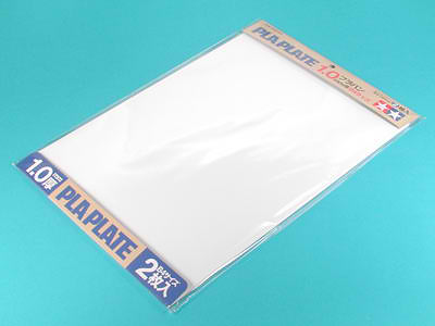 70124 Tamiya Пластиковые листы (белые матовые) толщиной 1,0мм (2шт.), полистирин 36,4 х 25,7см