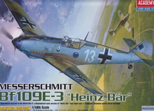 Сборная модель 12216 Academy Германский истребитель Мессершмитт BF-109E-3 "Хайнц Бэр" 